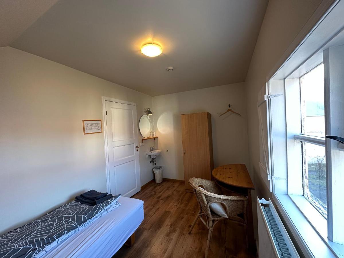 Taergesen Guesthouse Reydarfjordur エクステリア 写真