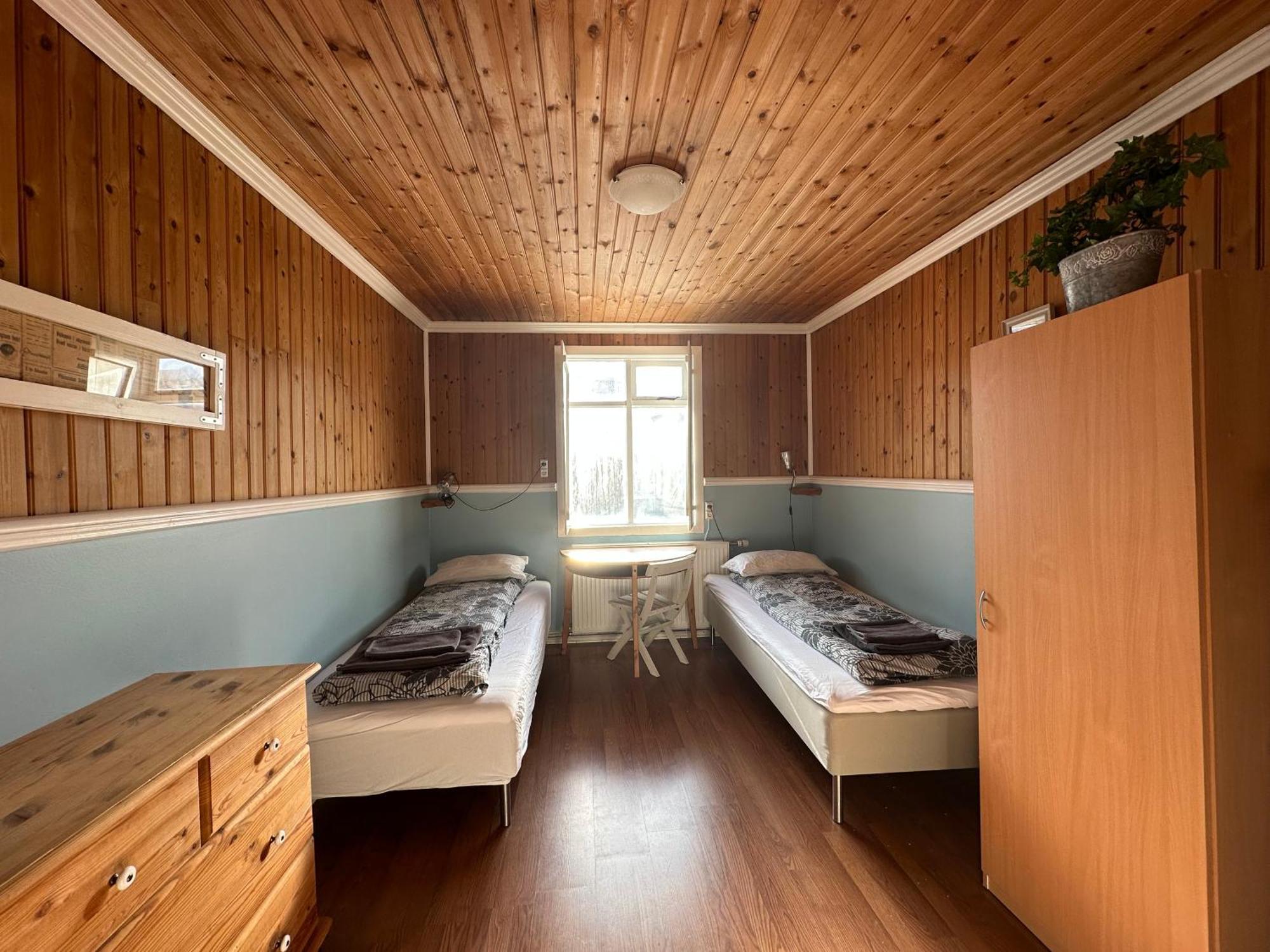 Taergesen Guesthouse Reydarfjordur エクステリア 写真